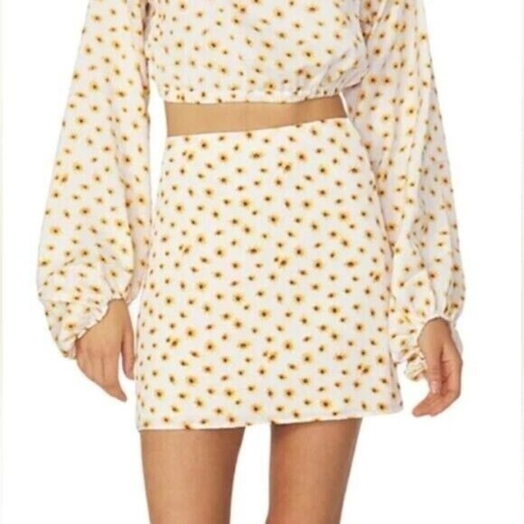 WeWoreWhat Dresses & Skirts - WeWoreWhat Revolve Ditsy Daisy's Floral Spring Women Size Small Mini Slip Skirt